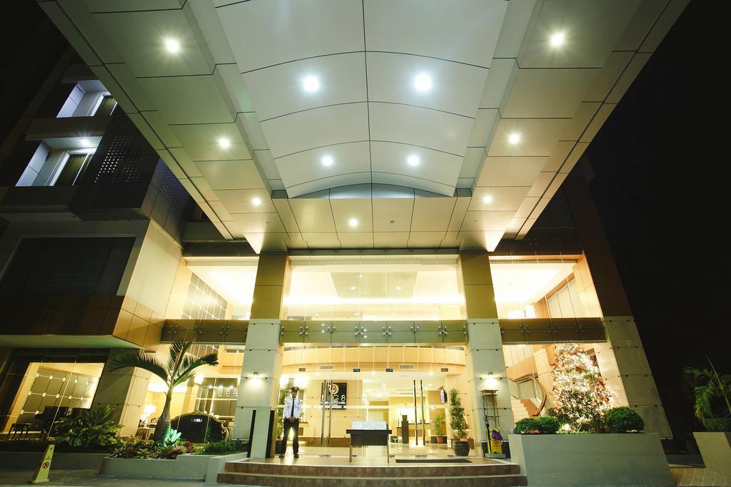 Big 8 Corporate Hotel Tagum Dış mekan fotoğraf