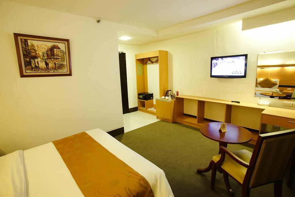 Big 8 Corporate Hotel Tagum Dış mekan fotoğraf