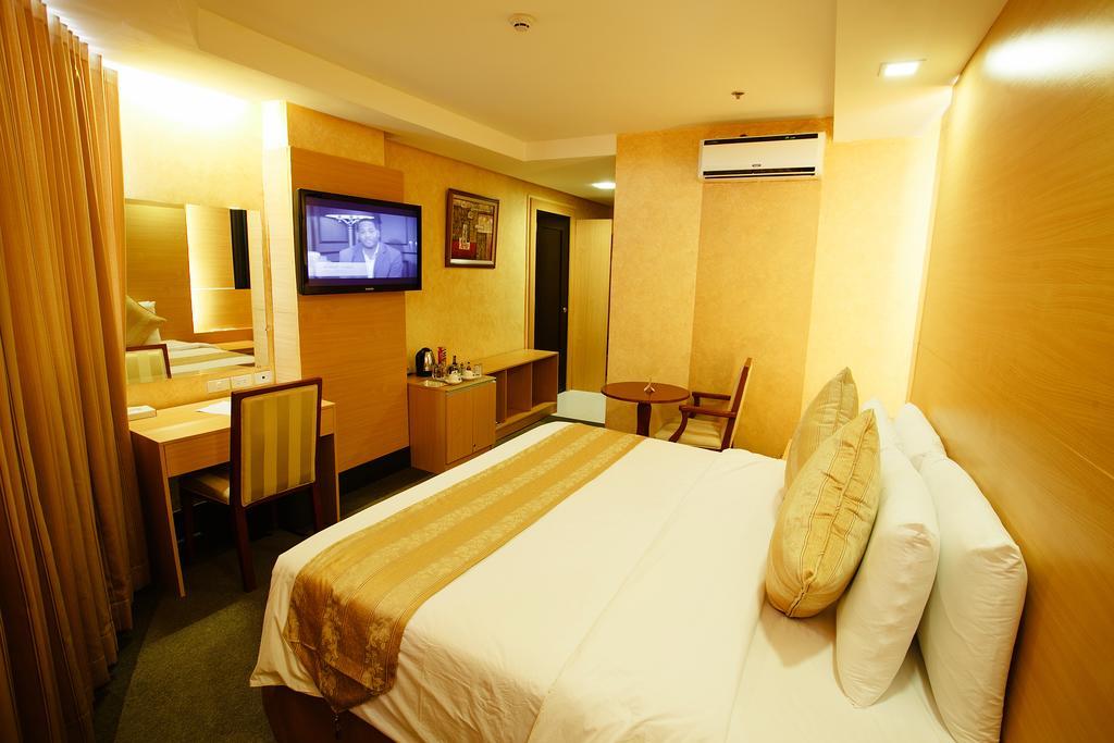 Big 8 Corporate Hotel Tagum Dış mekan fotoğraf