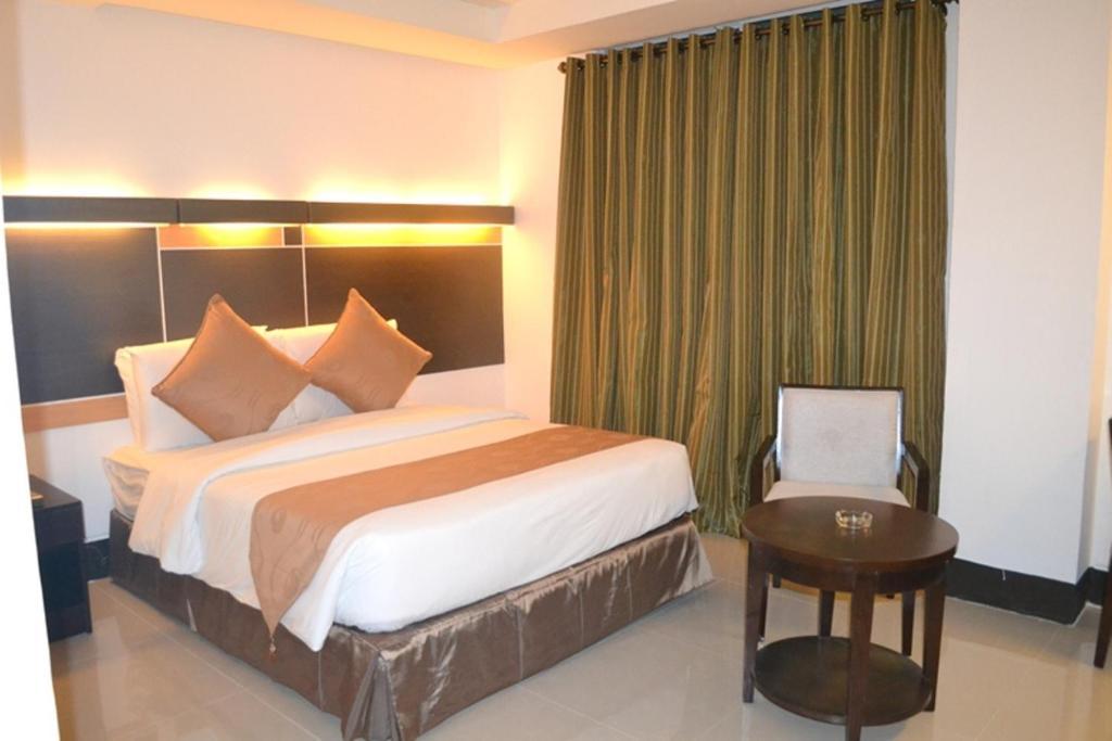 Big 8 Corporate Hotel Tagum Dış mekan fotoğraf