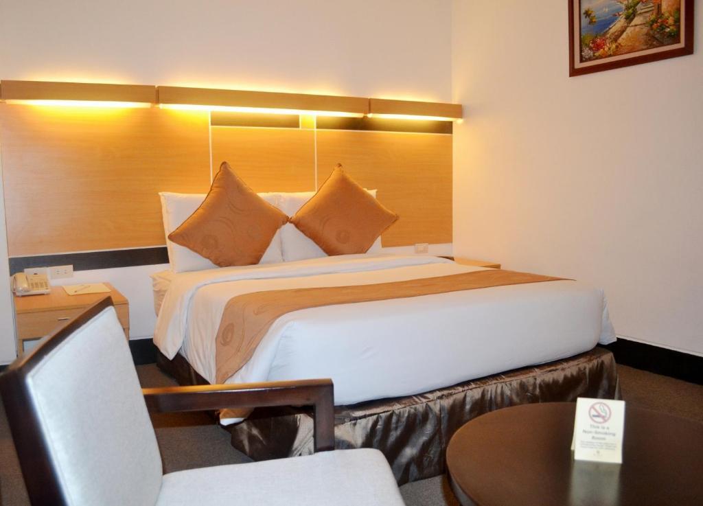 Big 8 Corporate Hotel Tagum Oda fotoğraf